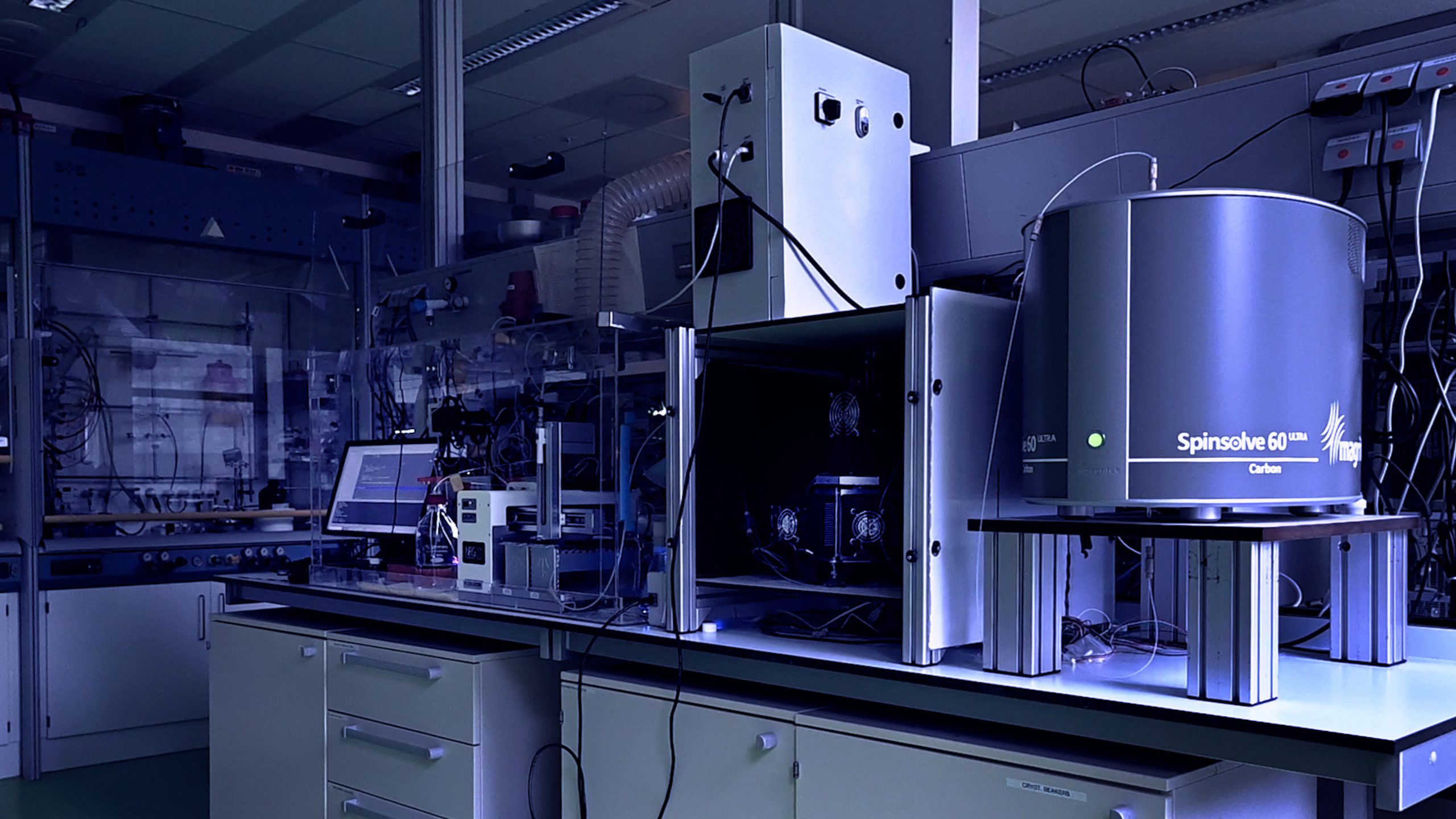 Scientists Develop Chemical Synthesis Robot That Outperforms Human Chemists in Speed and Accuracy