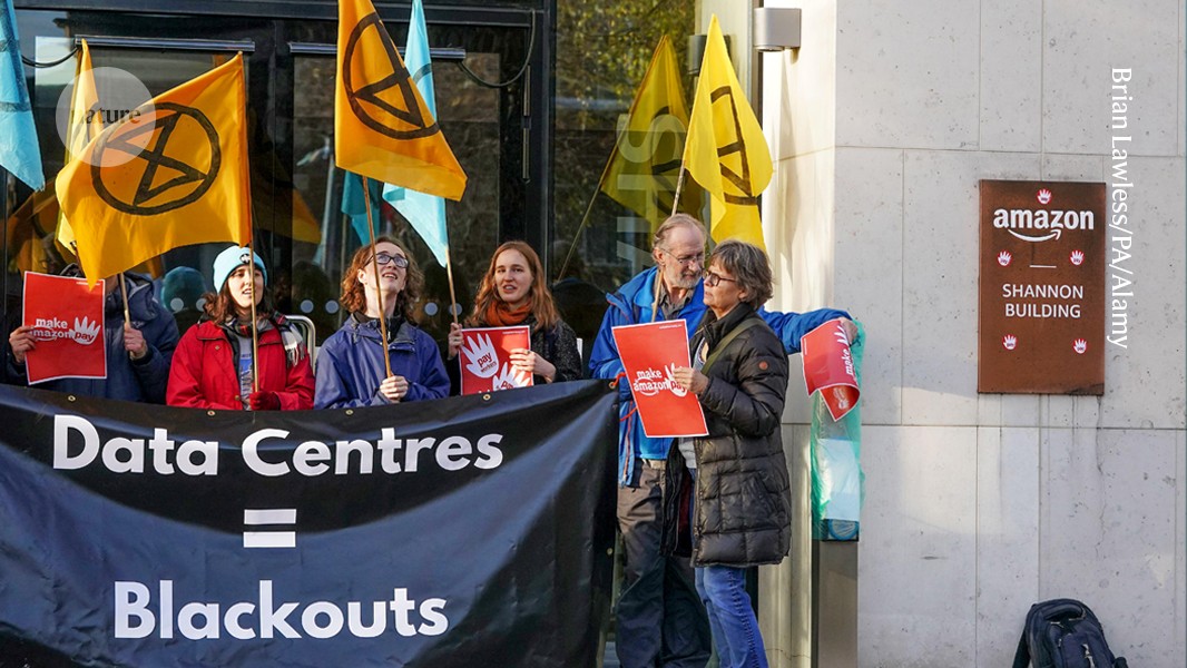 Light bulbs have energy ratings — so why can’t AI chatbots?